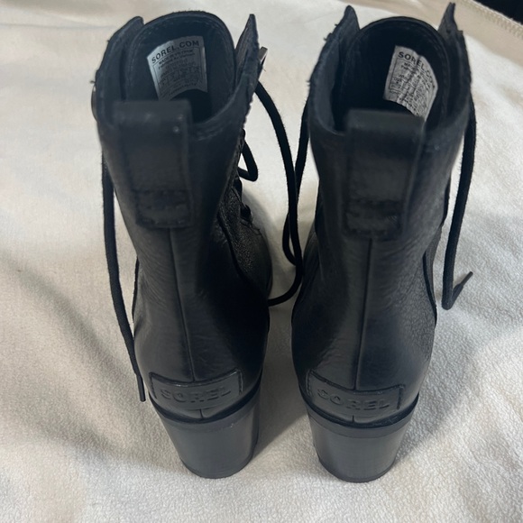 Sorel Women's Cate Black Leather Lace-up Booties - Picture 5 of 7